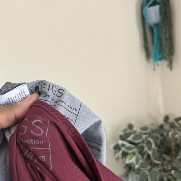 Figs Technical Collection Scrub Set Womens Size XXS Pants XS Top Gray wine Red - Picture 5 of 5